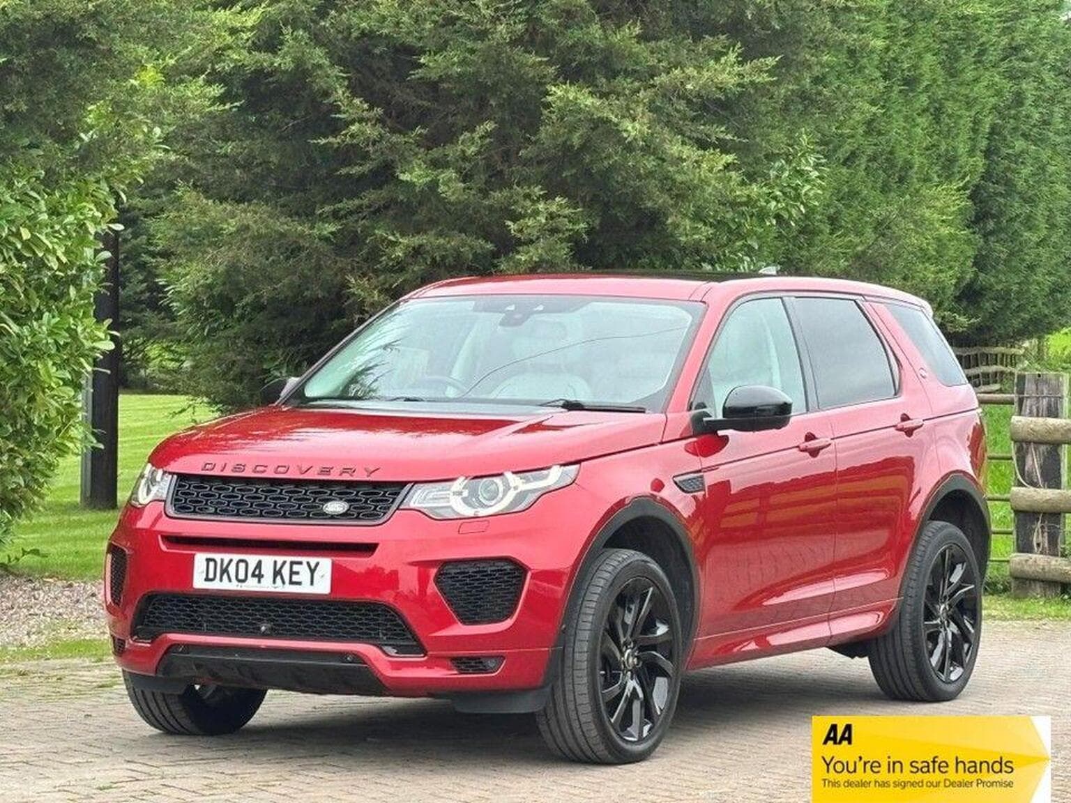 Land Rover Discovery Sport - image 1 of 48