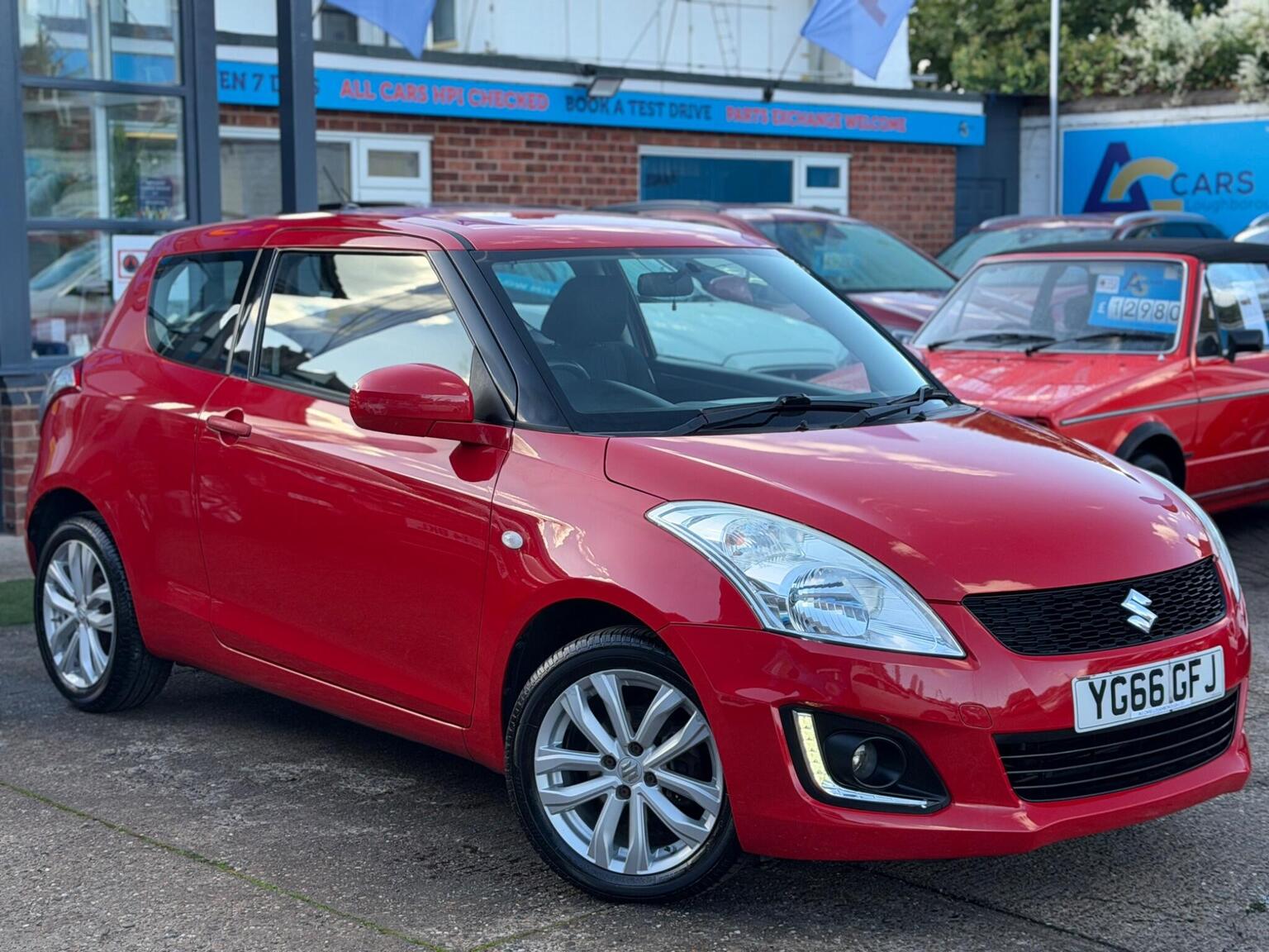 Suzuki Swift - image 1 of 76