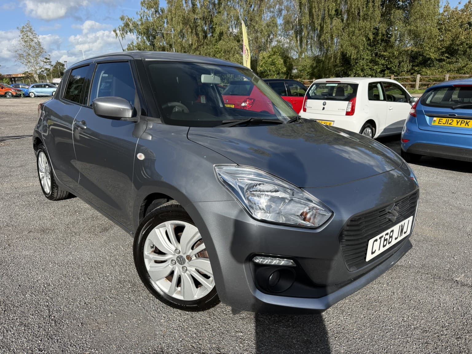 Suzuki Swift - image 1 of 36