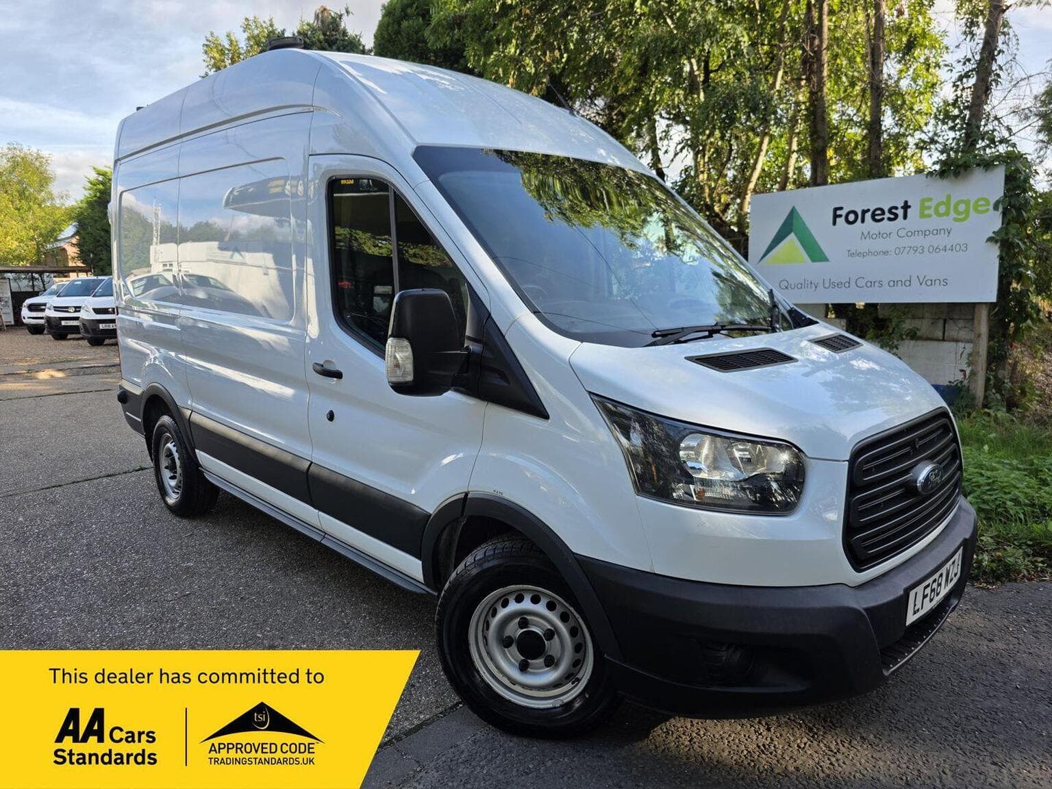 Ford Transit - image 1 of 45