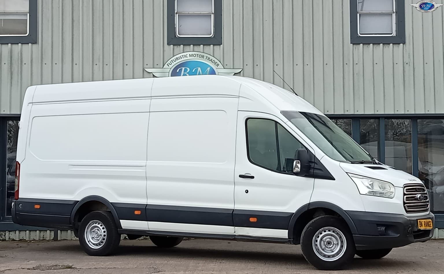 Ford Transit - image 1 of 6