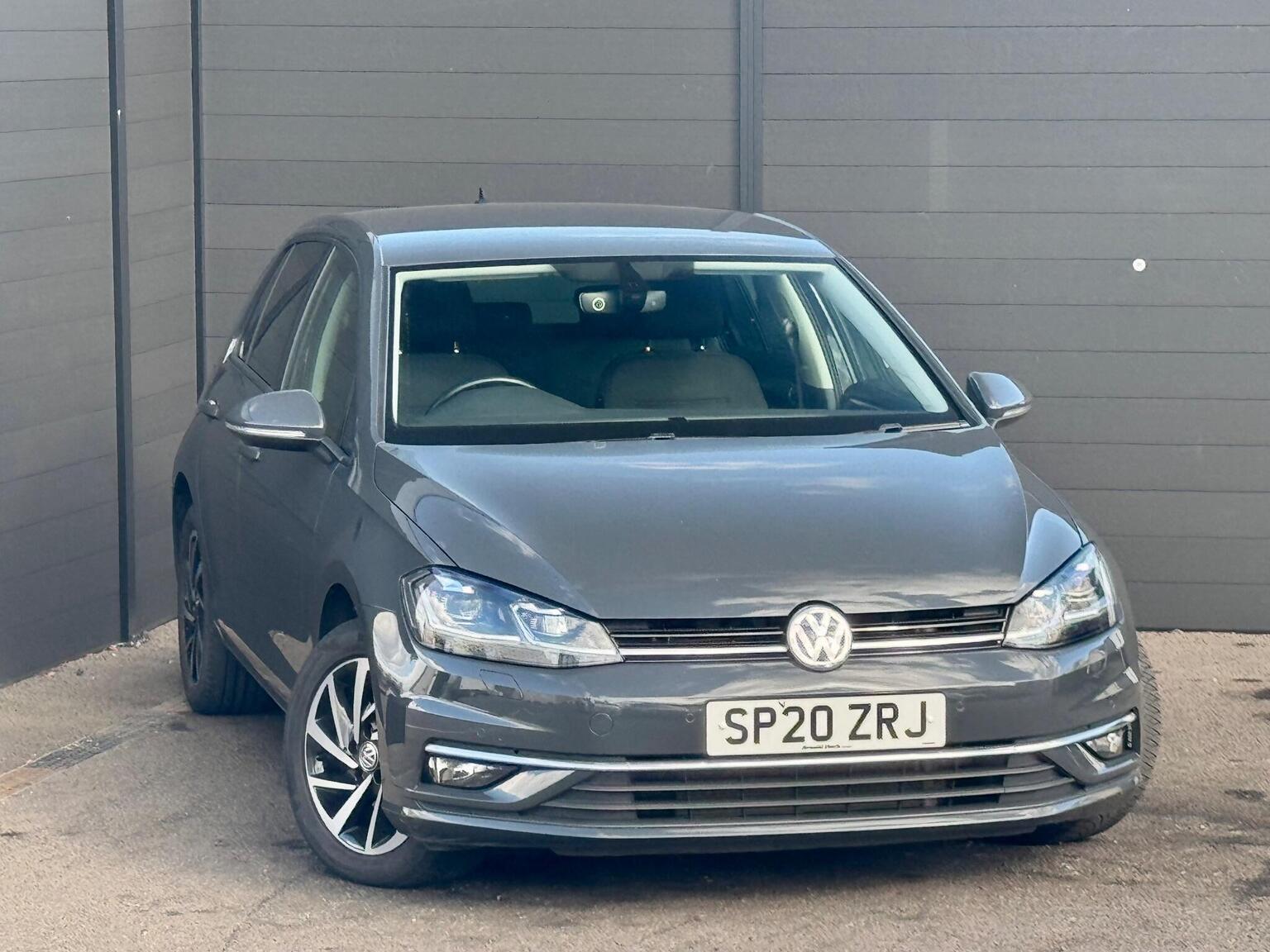Volkswagen Golf - image 1 of 69