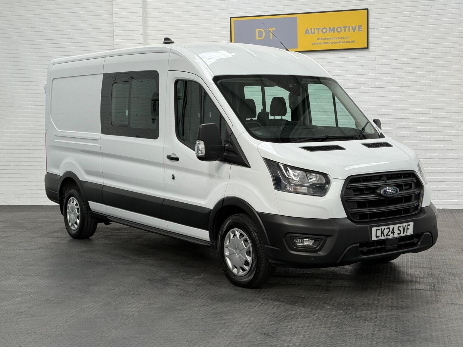 Ford Transit - image 1 of 98
