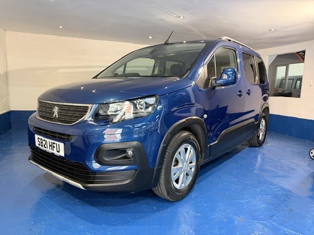 Peugeot Rifter - image 1 of 19