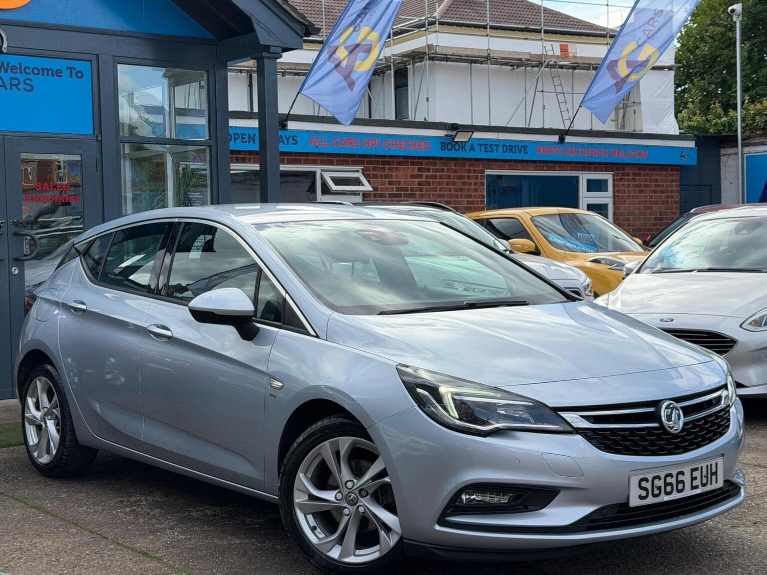 Vauxhall Astra - image 1 of 66