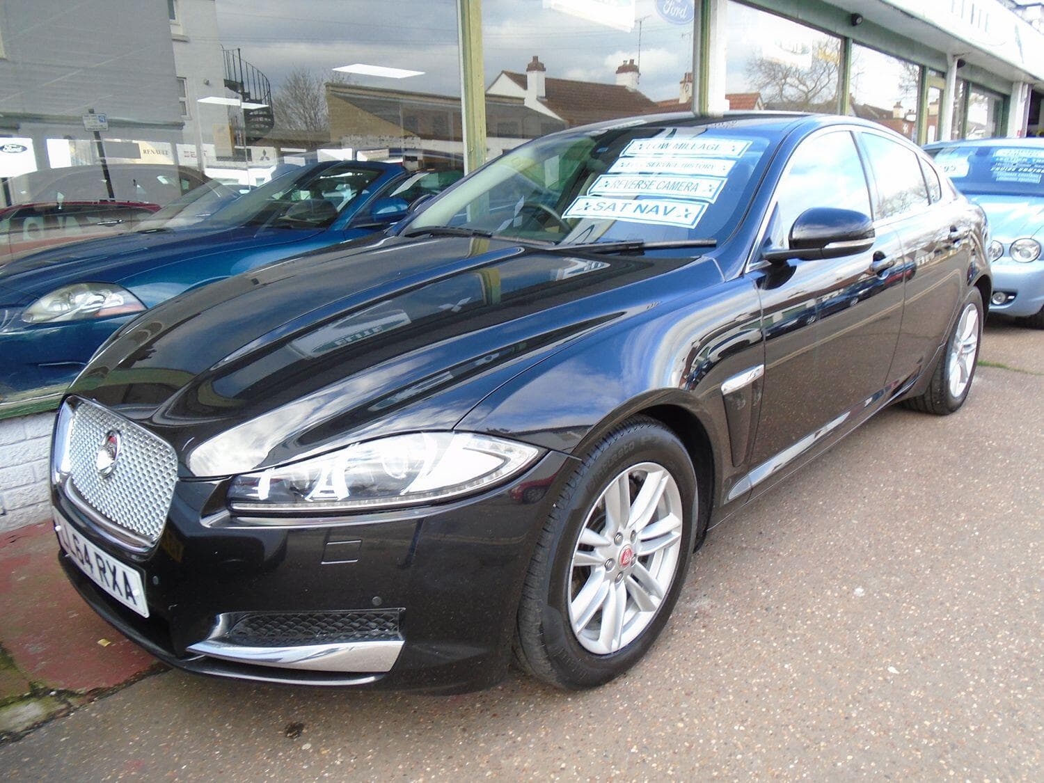 Jaguar XF - image 1 of 1