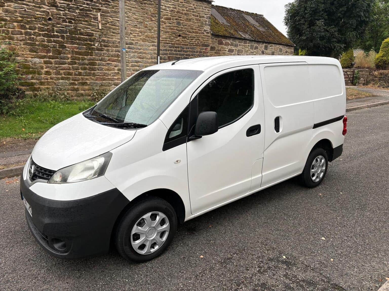 Nissan NV200 - image 1 of 11
