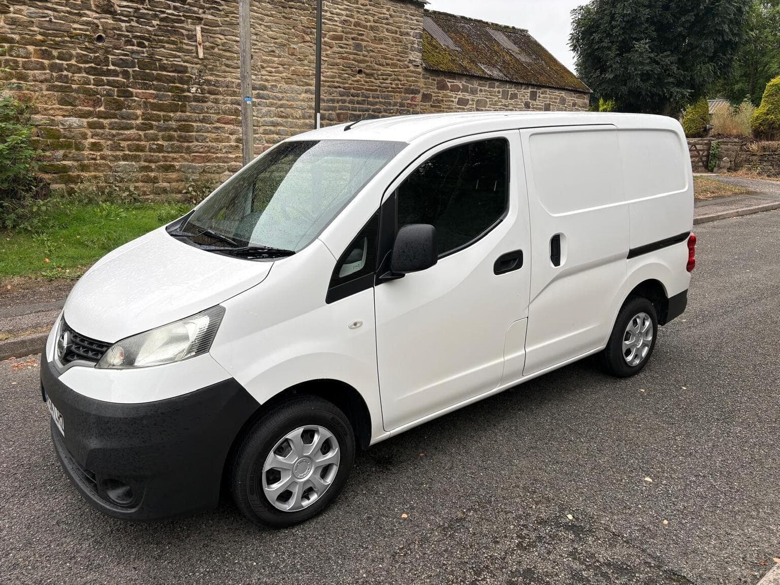 Nissan NV200 - image 1 of 11