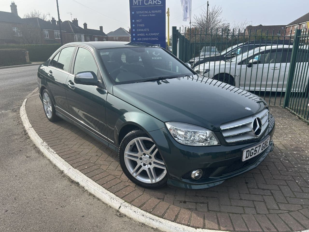 Mercedes-Benz C Class - image 1 of 23