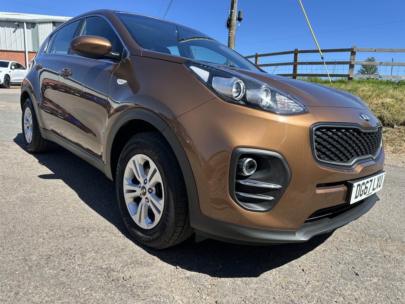 Kia Sportage - image 1 of 33