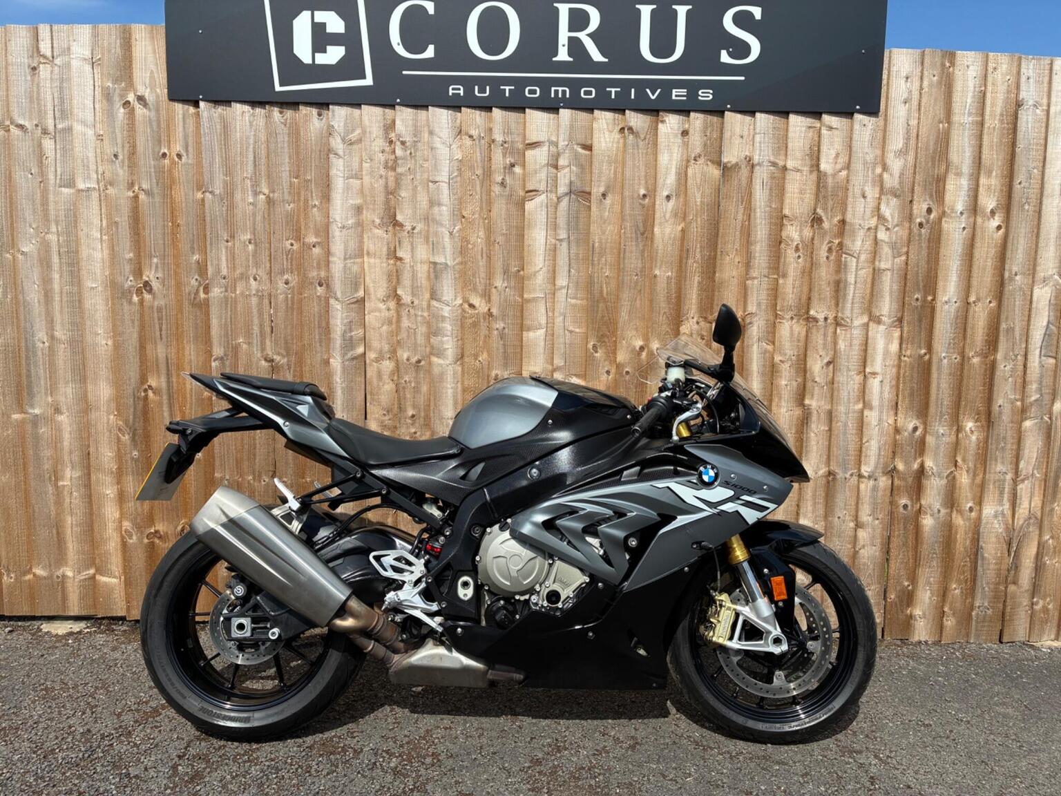 BMW S 1000 RR - image 1 of 17