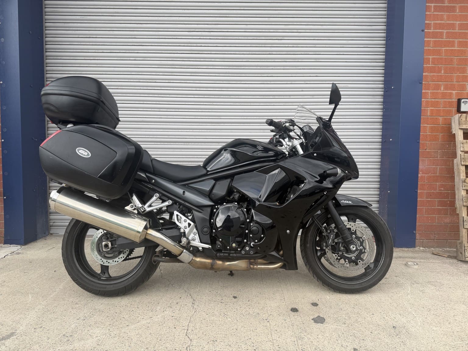 Suzuki Bandit 1250 - image 1 of 26