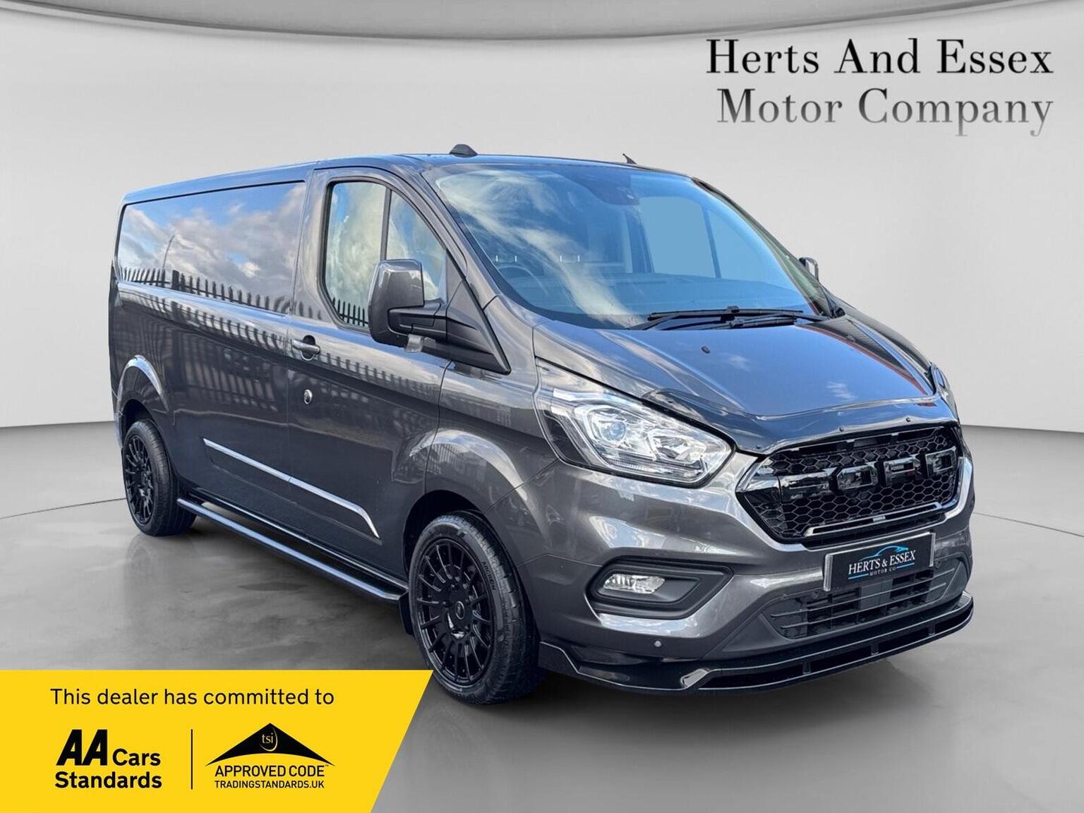 Ford Transit Custom - image 1 of 28