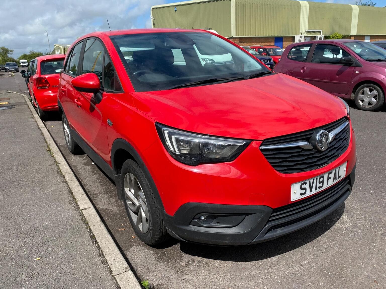 Vauxhall Crossland X - image 1 of 18