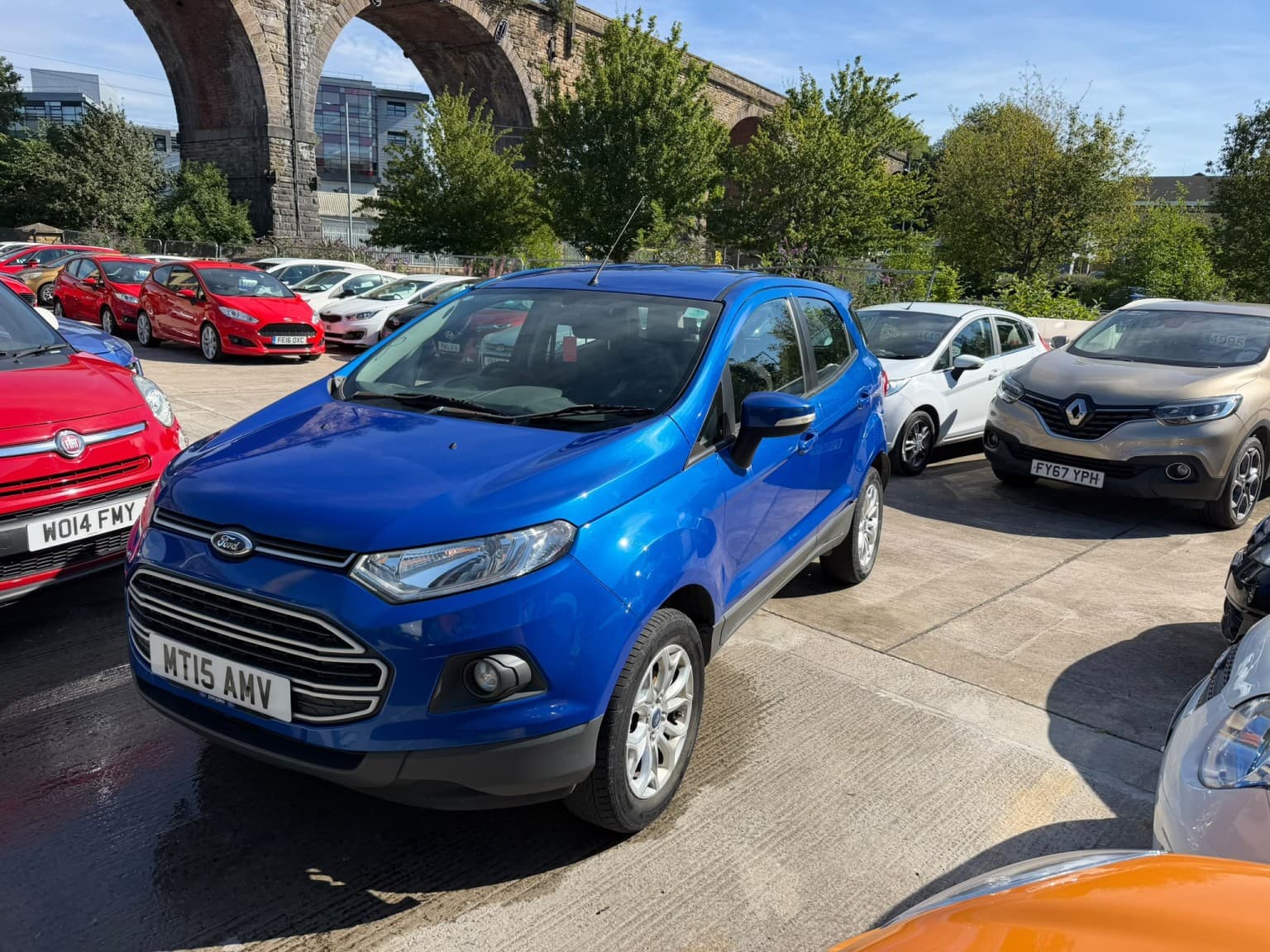 Ford EcoSport - image 1 of 22