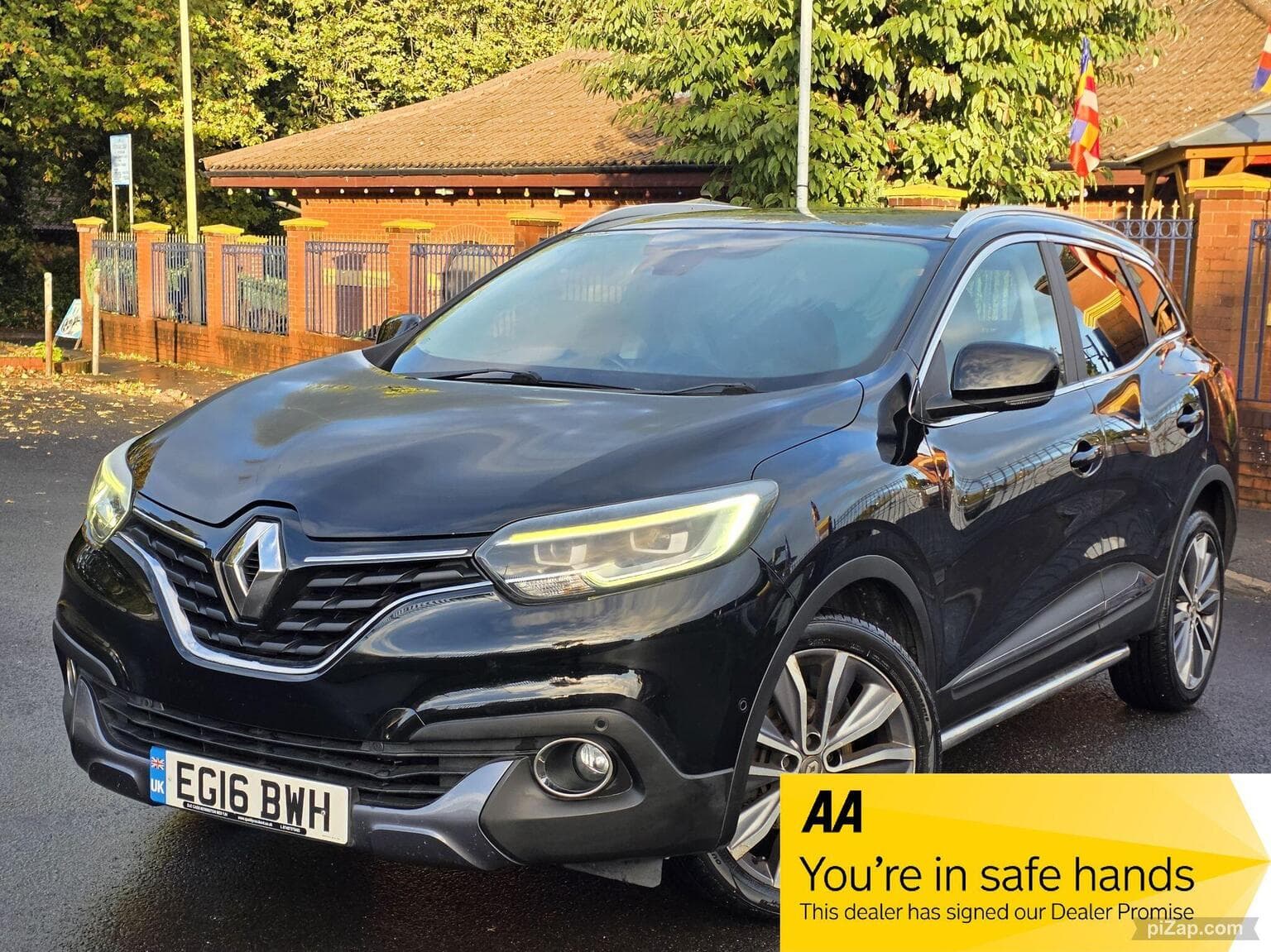 Renault Kadjar - image 1 of 55