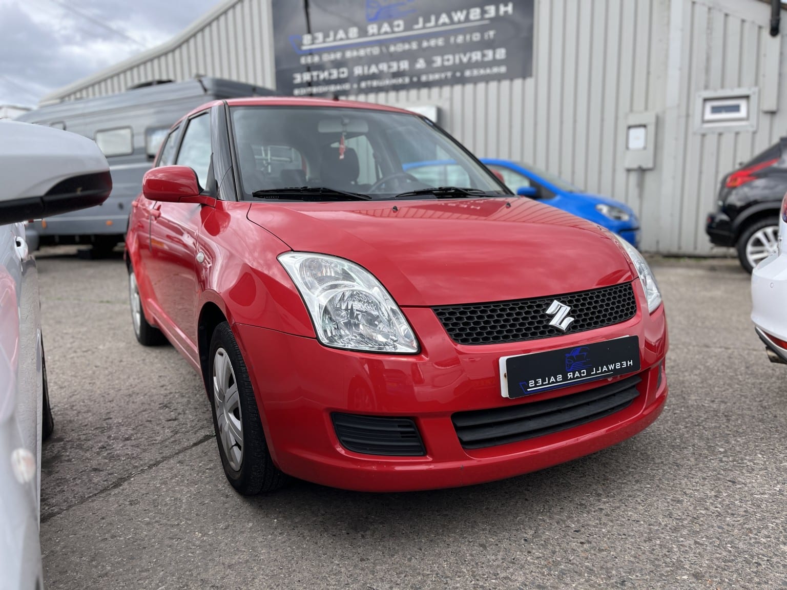 Suzuki Swift - image 1 of 2