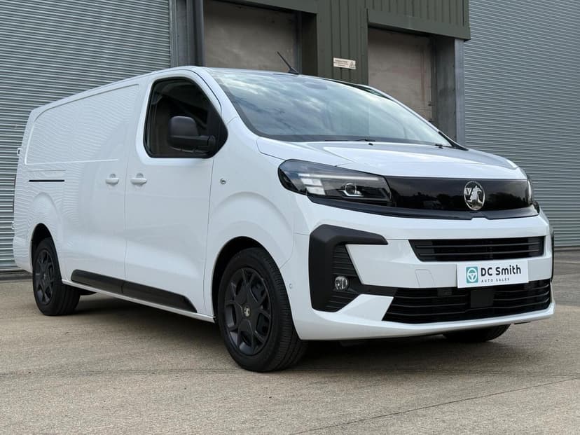 2025 VAUXHALL VIVARO