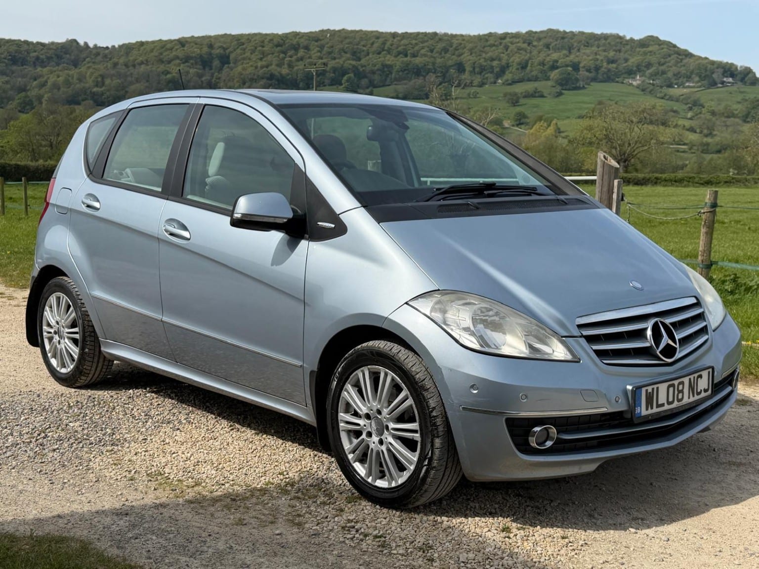 MERCEDES-BENZ A CLASS - image 1 of 18