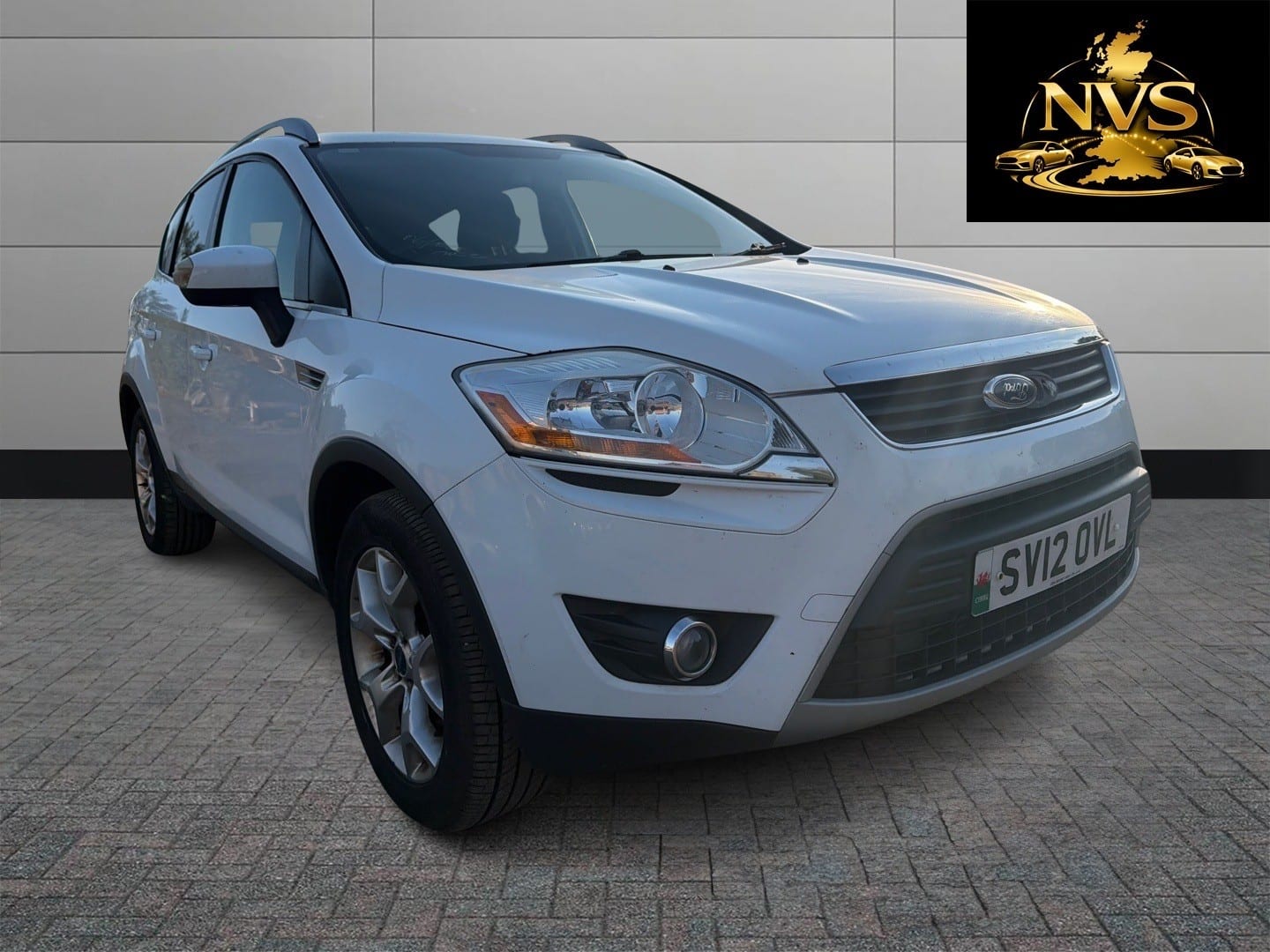 FORD KUGA - image 1 of 12