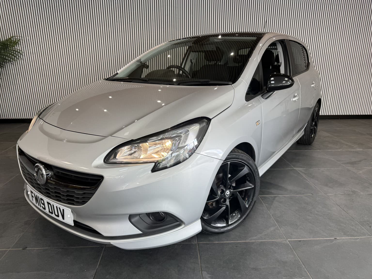 Vauxhall Corsa - image 1 of 21