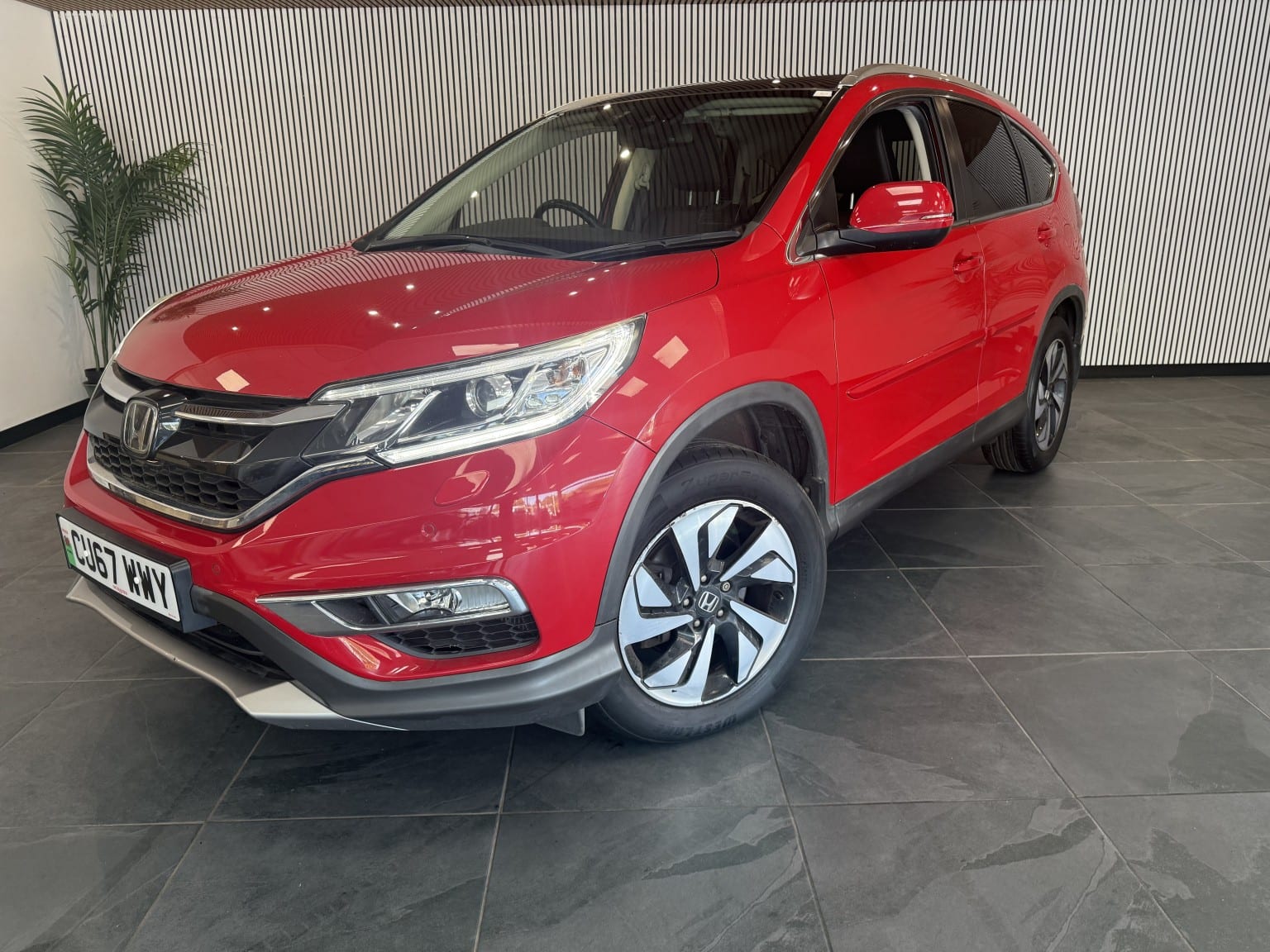 Honda CR-V - image 1 of 31