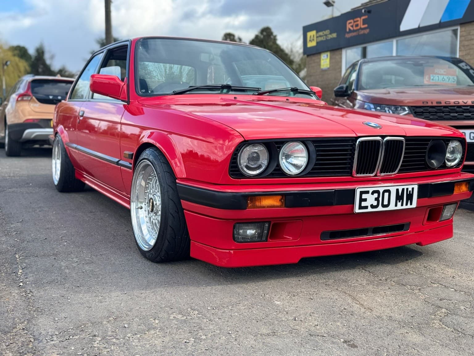 BMW 3 Series - image 1 of 28