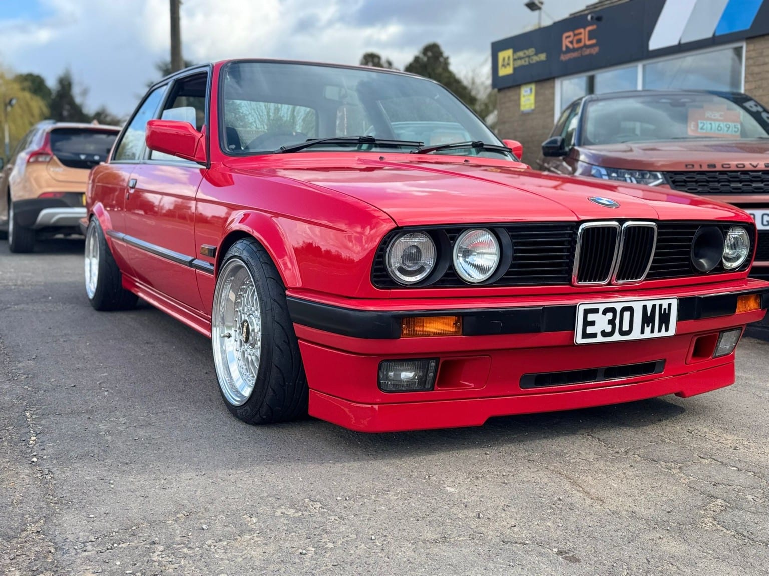 BMW 3 Series - image 1 of 28