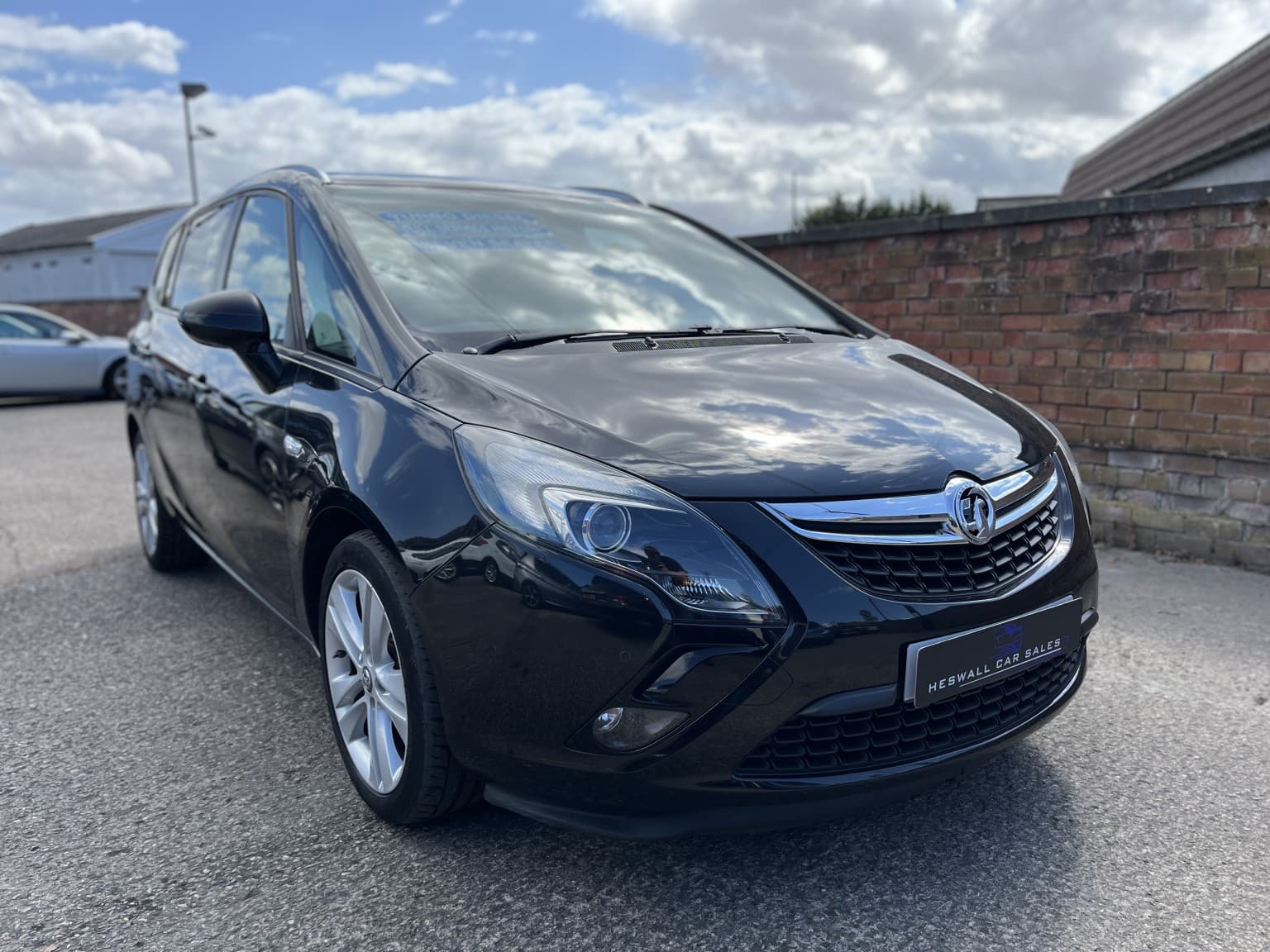 2015 Vauxhall Zafira Tourer 2.0 CDTi SRi — photo 1 of 2