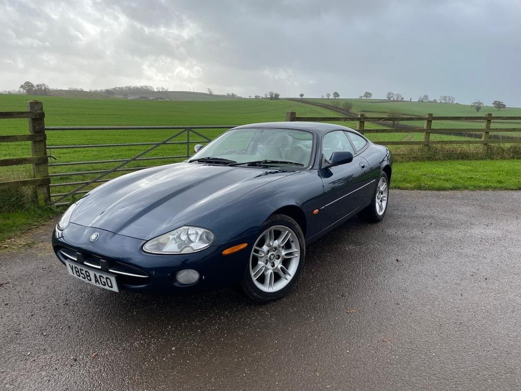 Jaguar XK8 - image 1 of 15