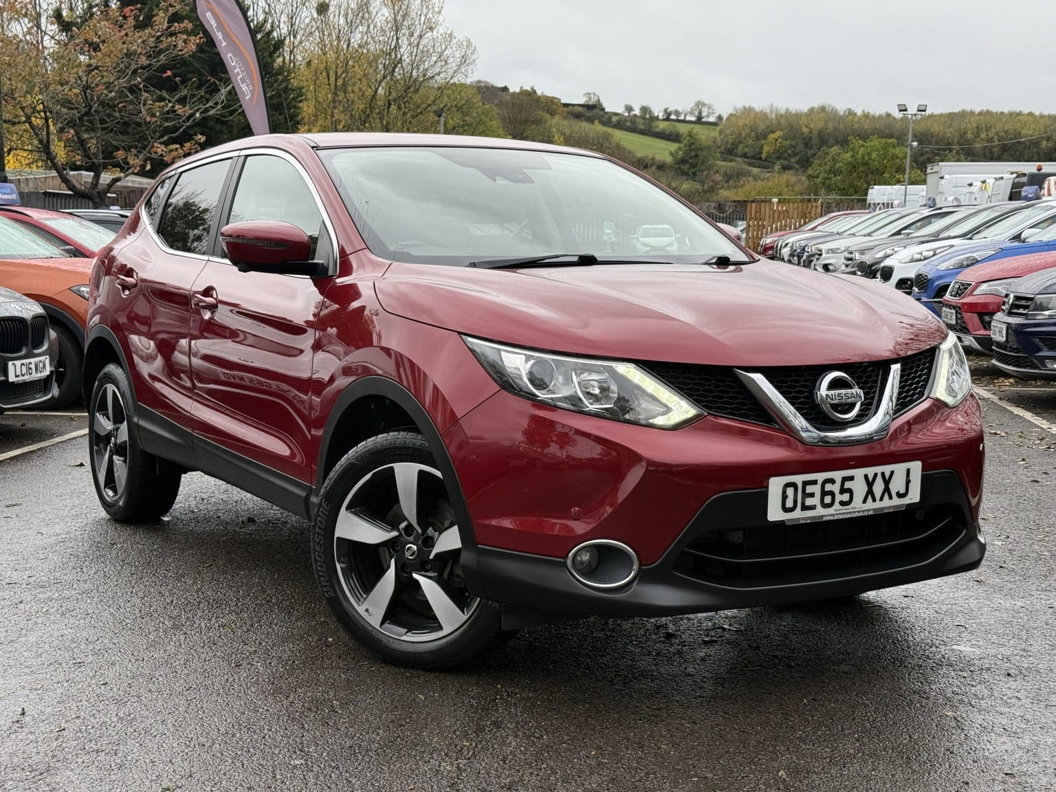 2016 Nissan Qashqai 1.2 DIG-T n-tec ULEZ Petrol Manual 5 in red — photo 1 of 58