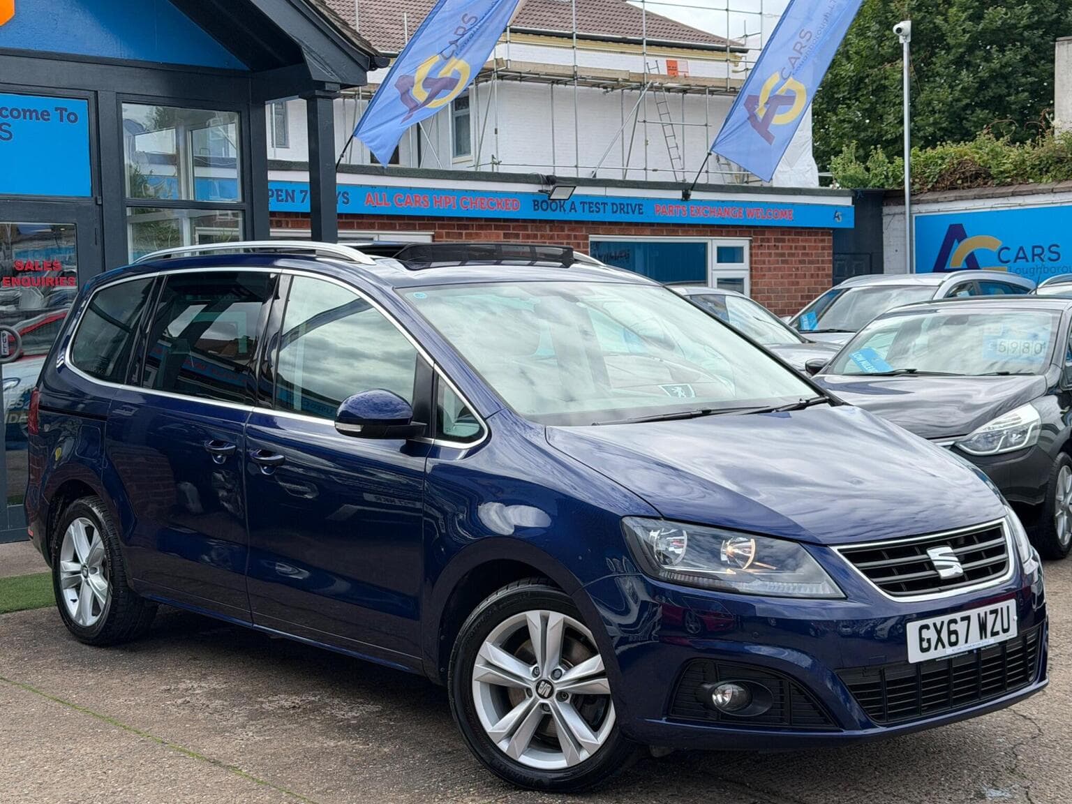 SEAT Alhambra - image 1 of 57