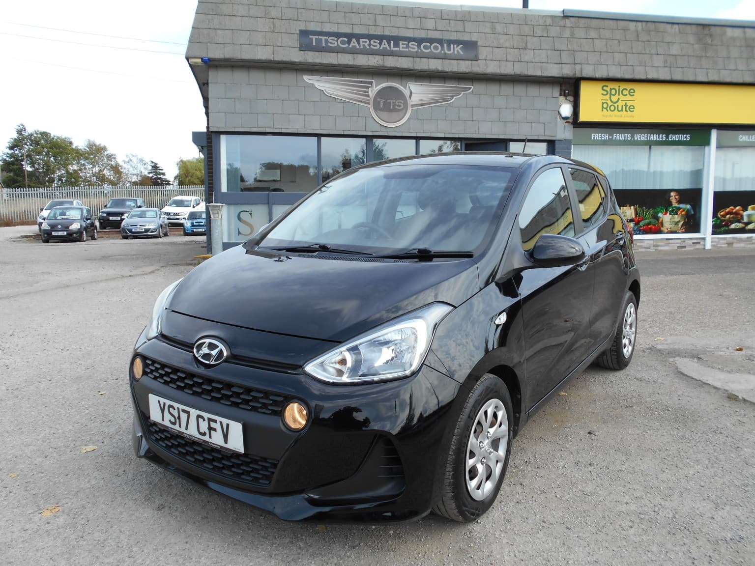 Hyundai i10 - image 1 of 27