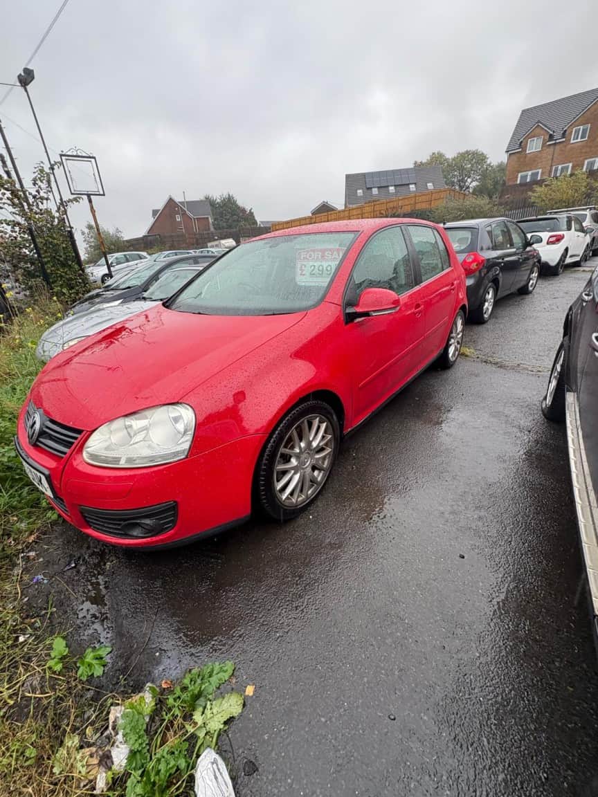 Volkswagen Golf - image 1 of 10