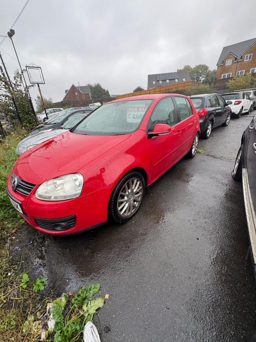 Volkswagen Golf - image 1 of 10