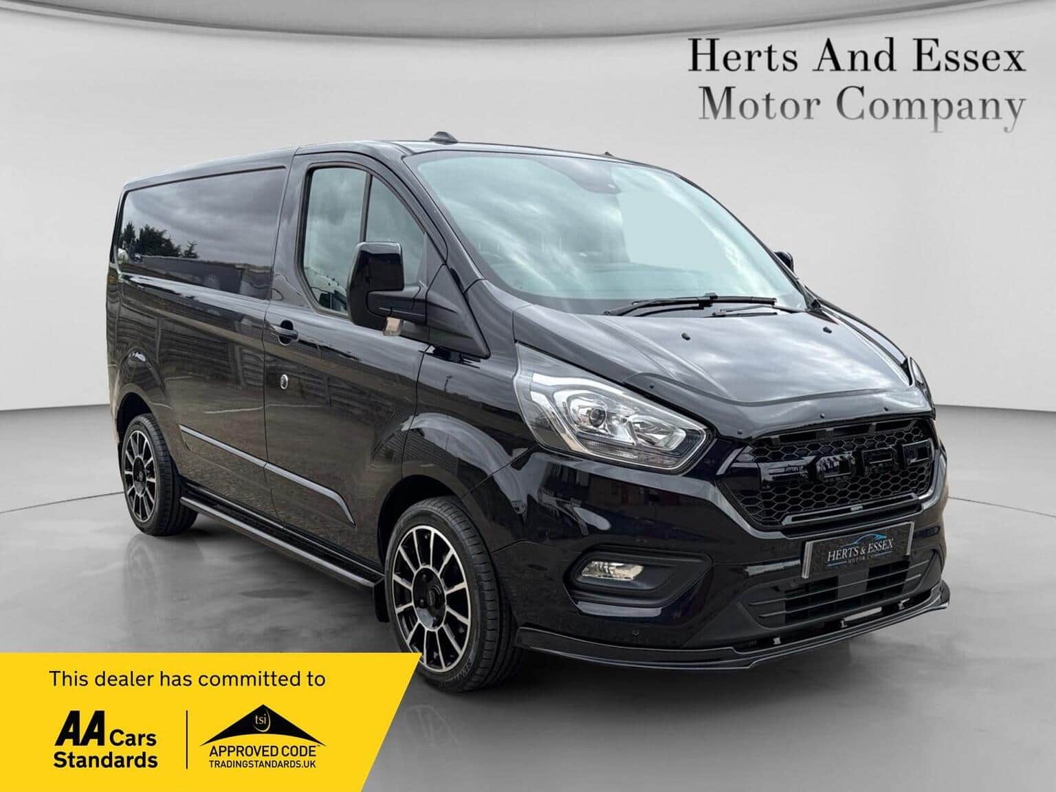 Ford Transit Custom - image 1 of 27