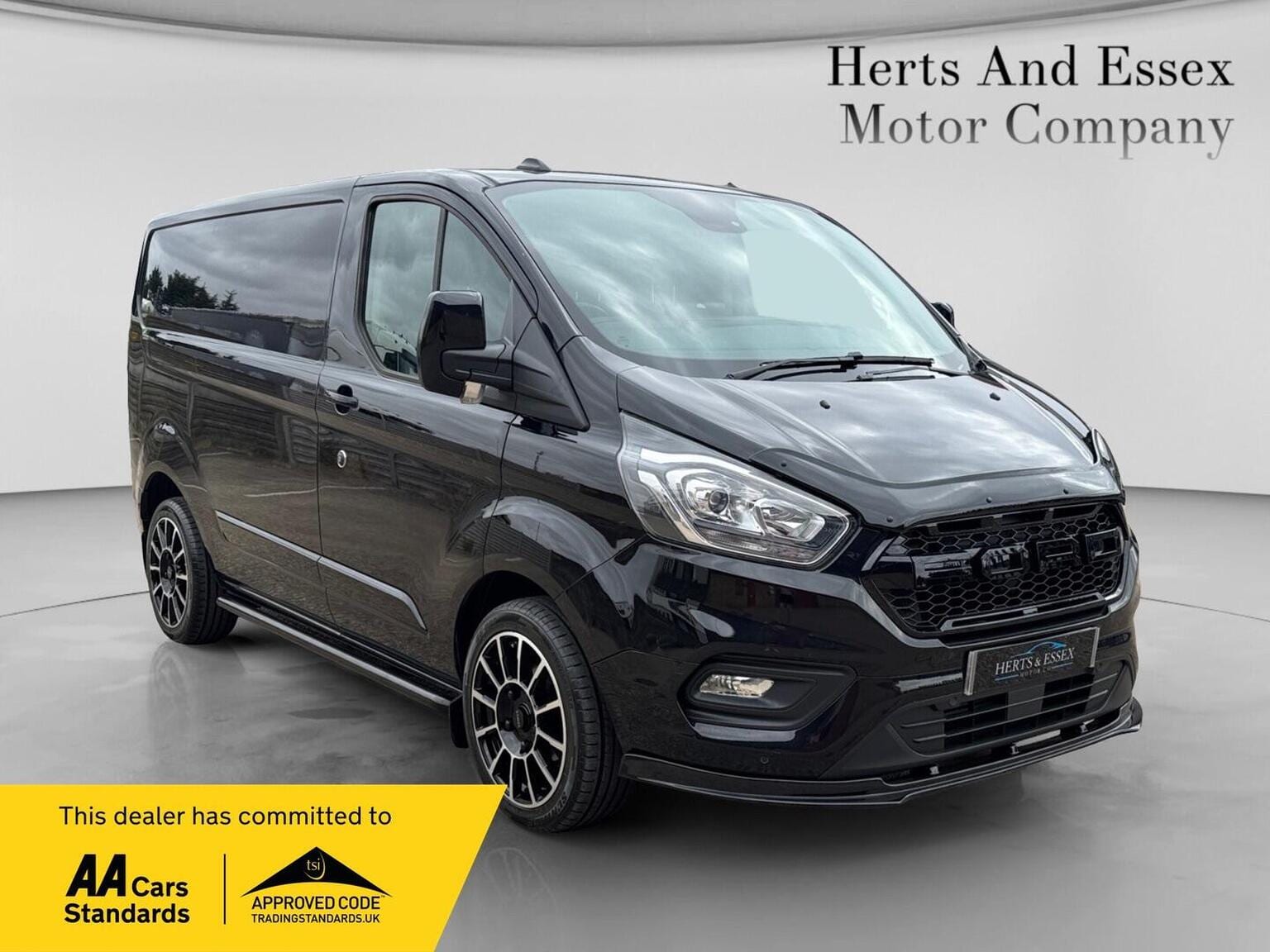 Ford Transit Custom - image 1 of 27