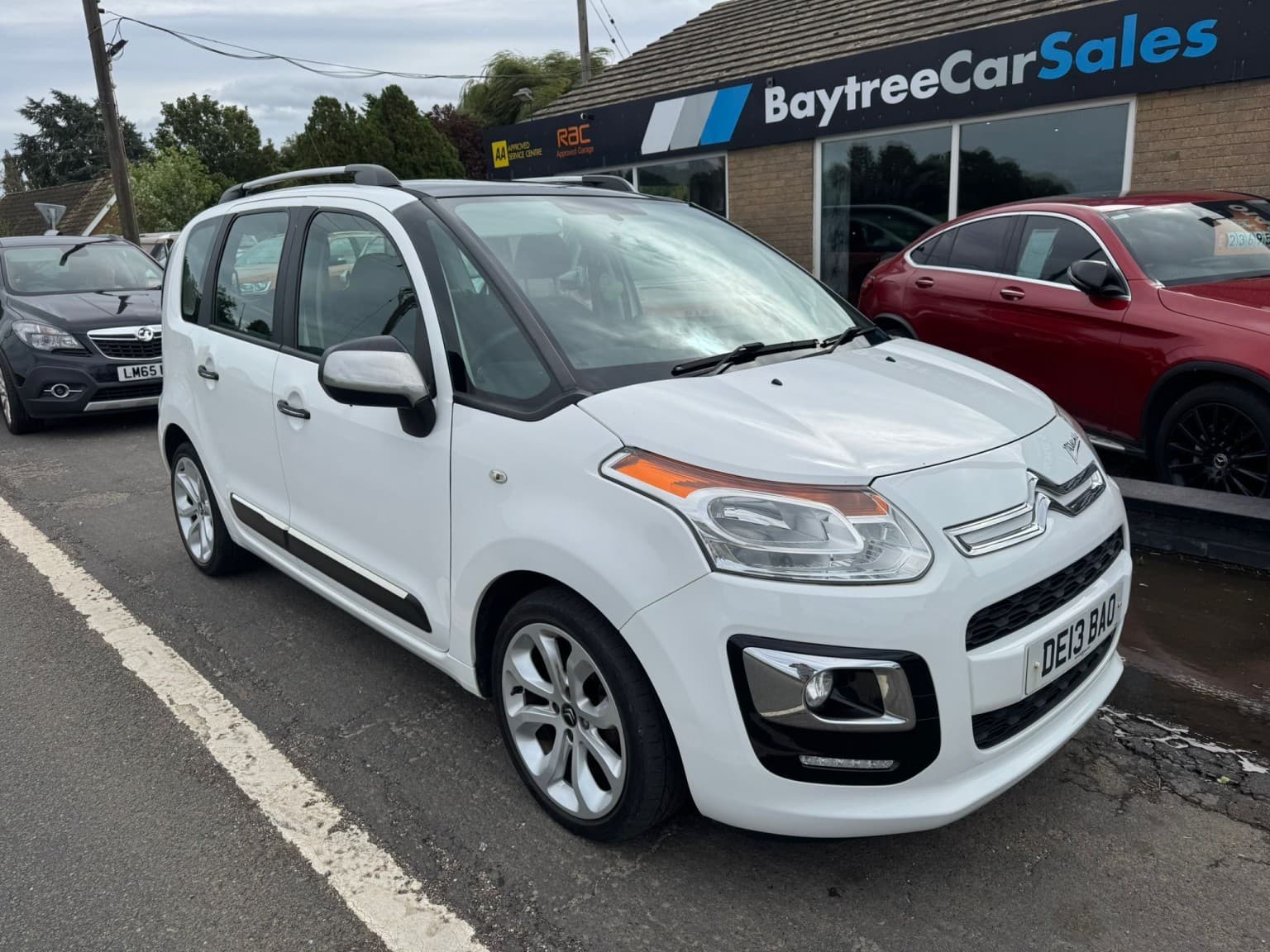 Citroen C3 Picasso - image 1 of 17