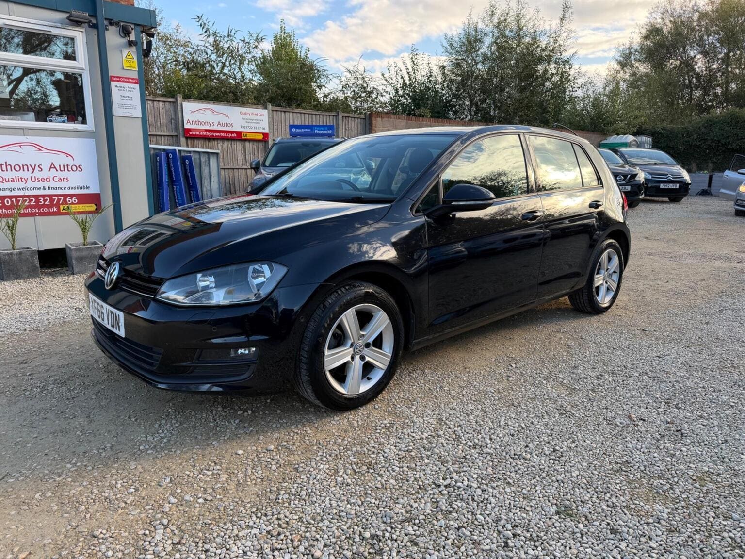 2016 Volkswagen Golf 1.4 TSI BlueMotion Tech Match Edition in black — photo 1 of 44