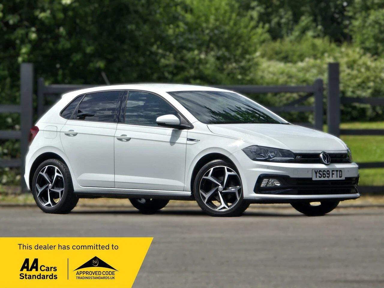 Volkswagen Polo - image 1 of 34
