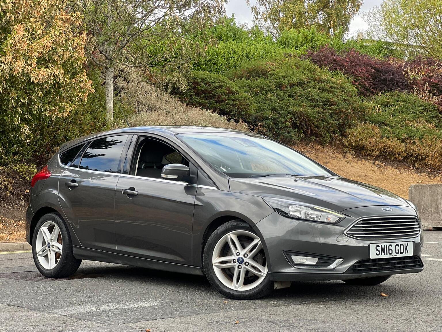 Ford Focus - image 1 of 44
