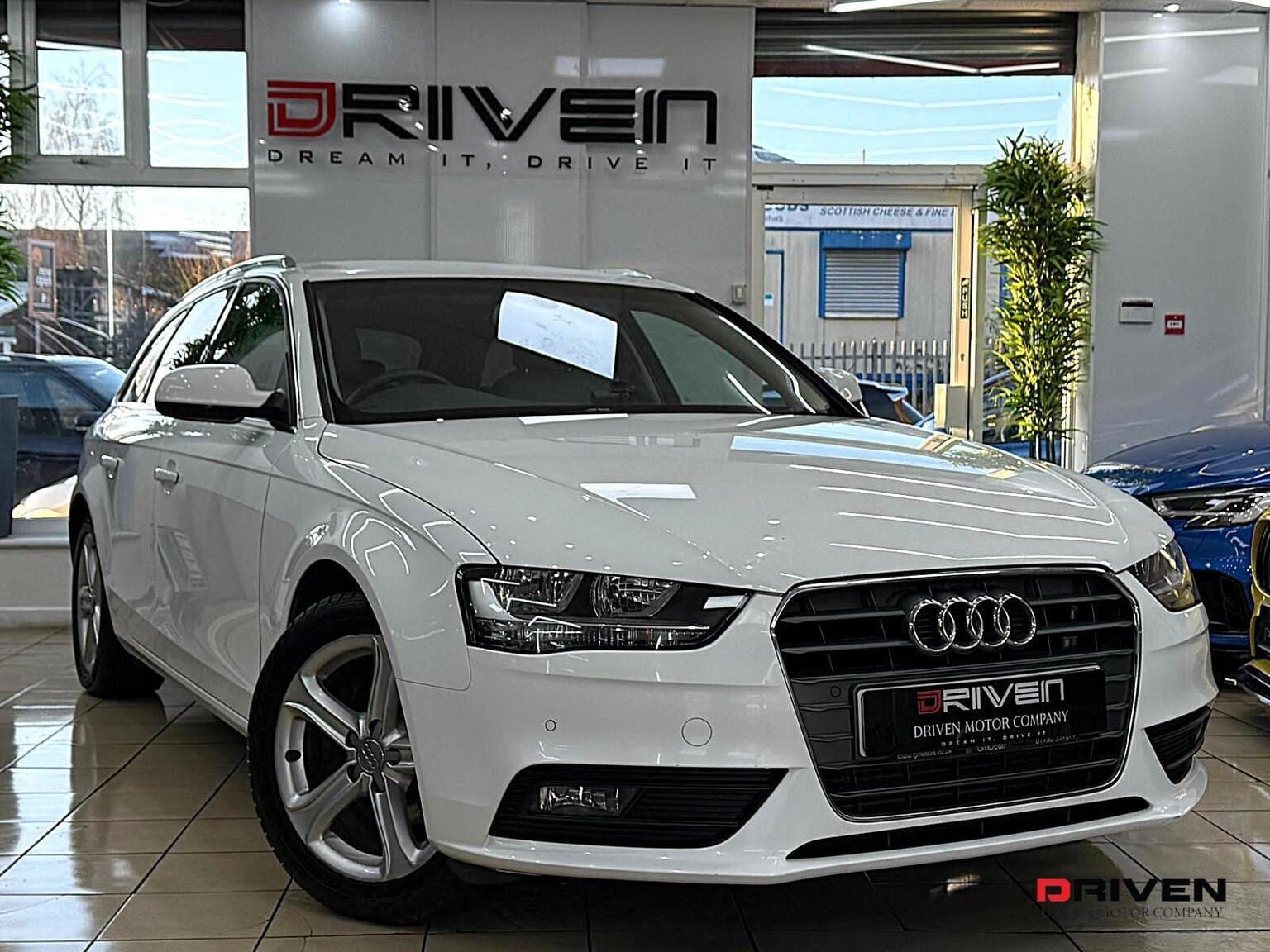 AUDI A4 AVANT - image 1 of 23