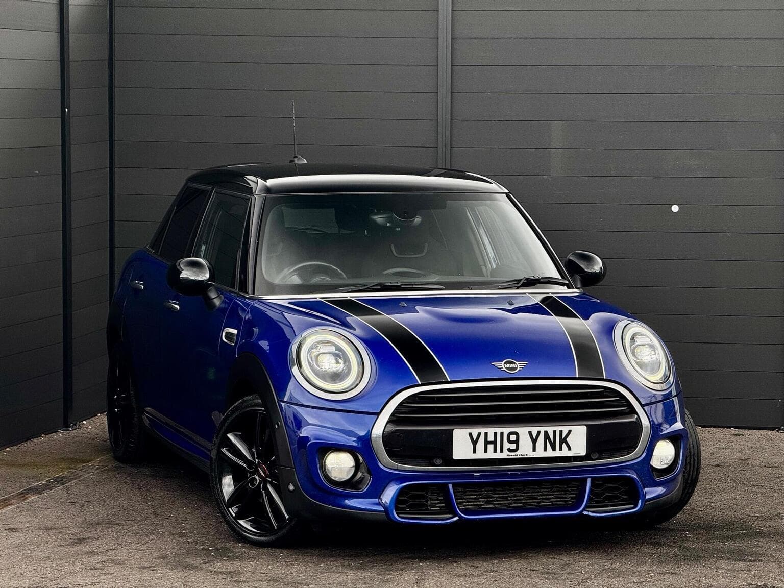 MINI Hatch - image 1 of 87