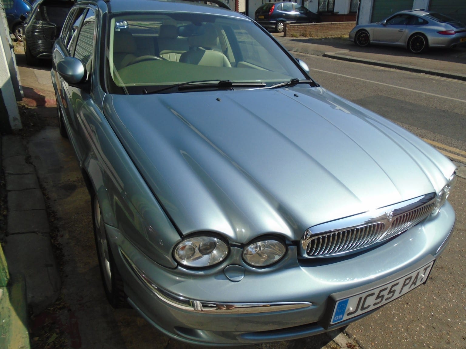 Jaguar X-Type - image 1 of 17