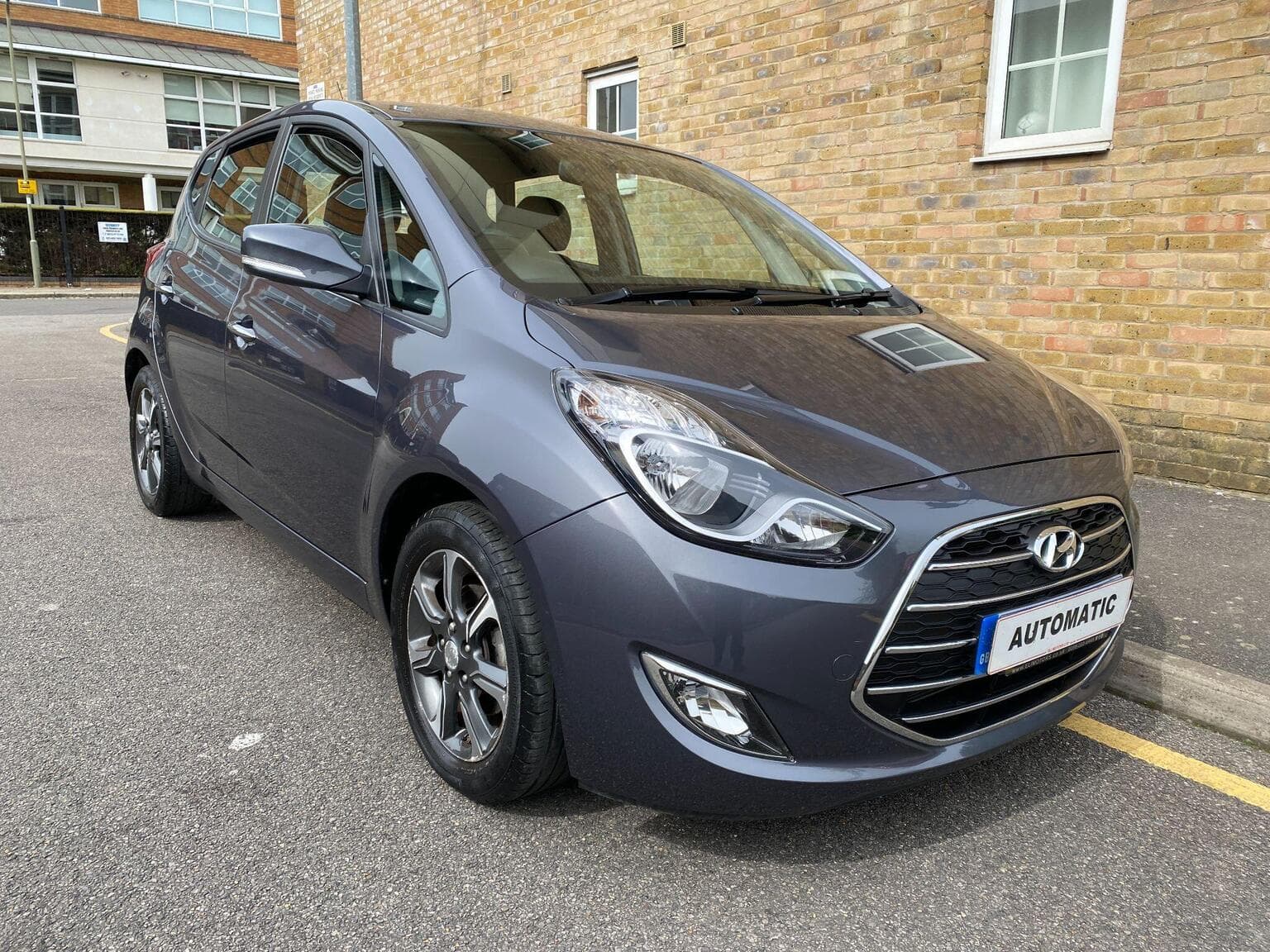 Hyundai ix20 - image 1 of 34
