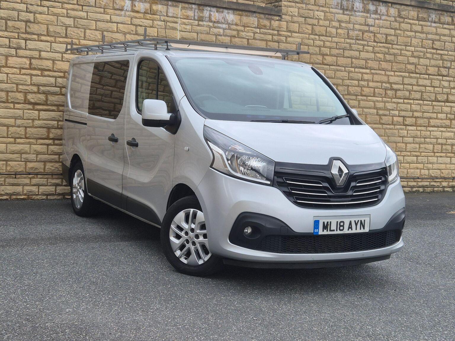 Renault Trafic - image 1 of 30