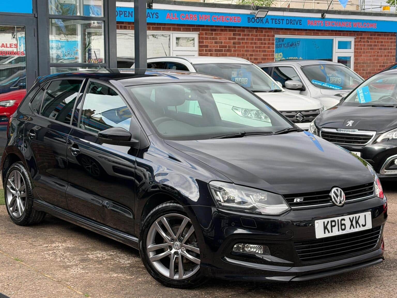 Volkswagen Polo - image 1 of 63