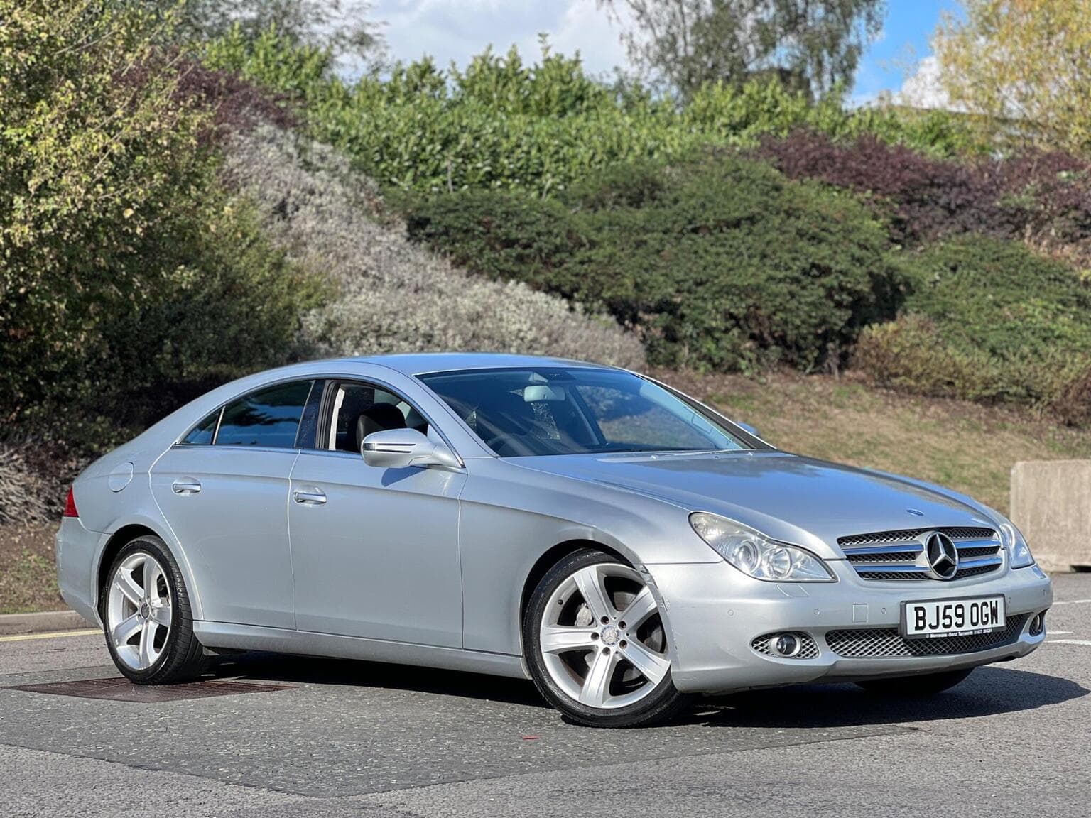 Mercedes-Benz CLS - image 1 of 42