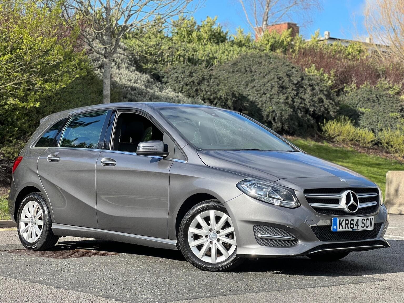 Mercedes-Benz B Class - image 1 of 46