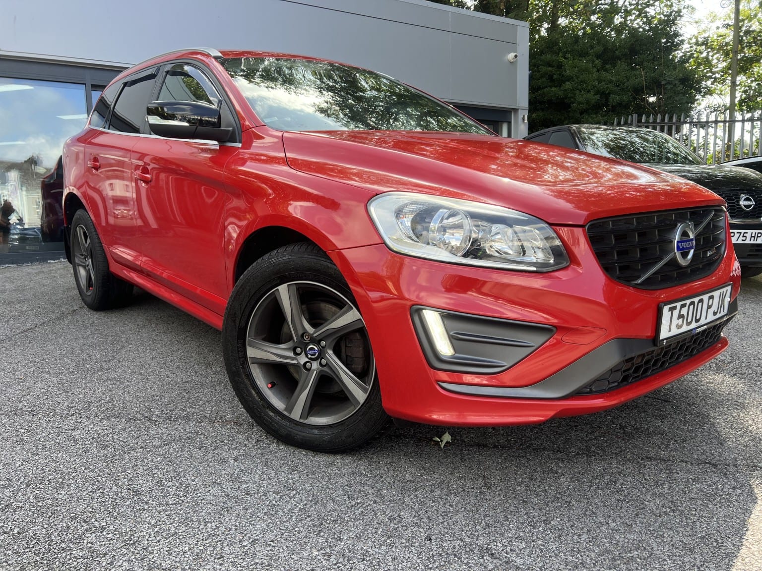 Volvo XC60 - image 1 of 19